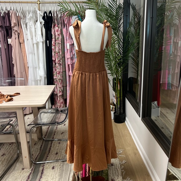 Show Me Your Mumu Claire Midi in Copper Luxe Satin size 2X - Picture 6 of 7